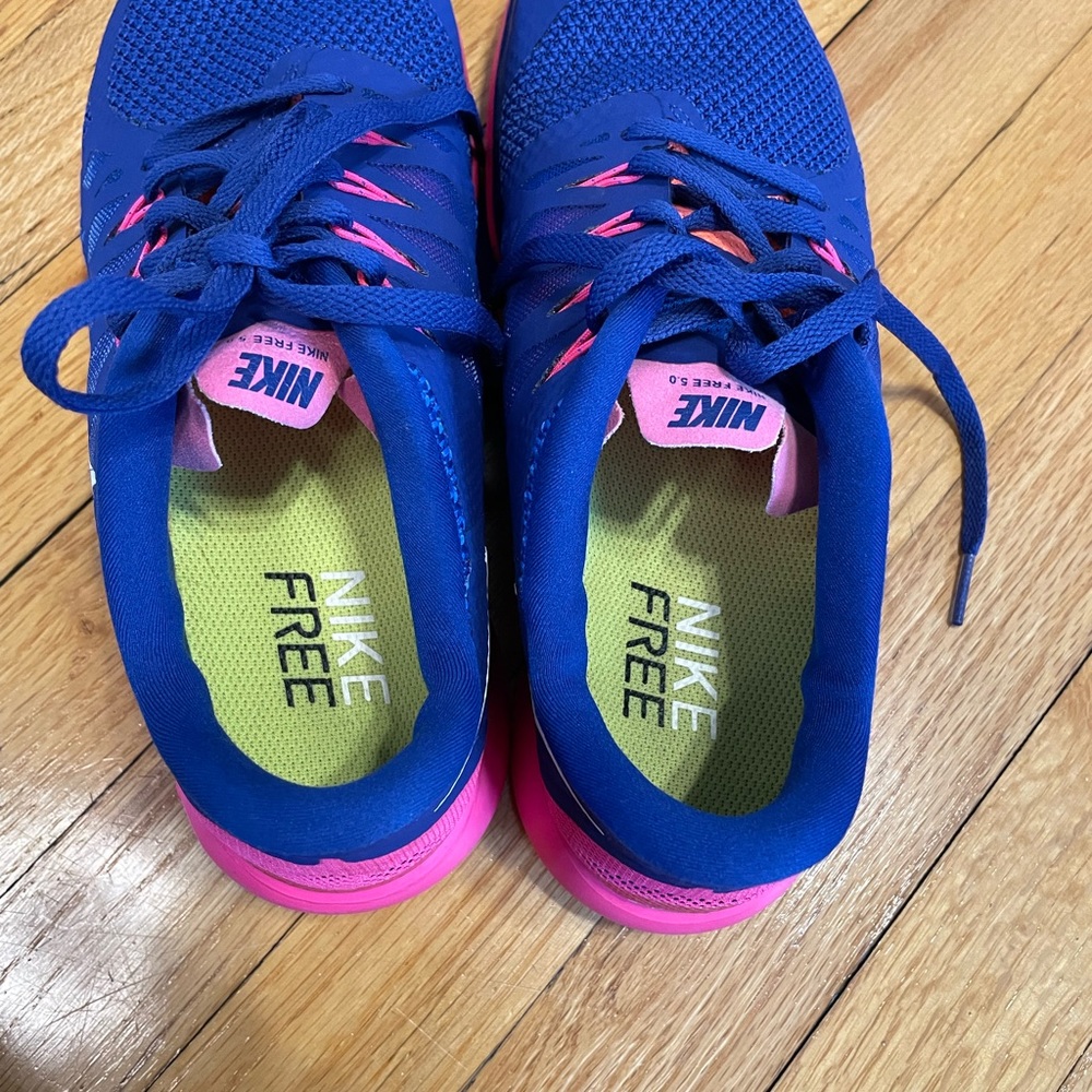 Nike Free 5.0 Womens Size 10 Running Shoe Blue Pink Barefoot - Picture 9 of 9